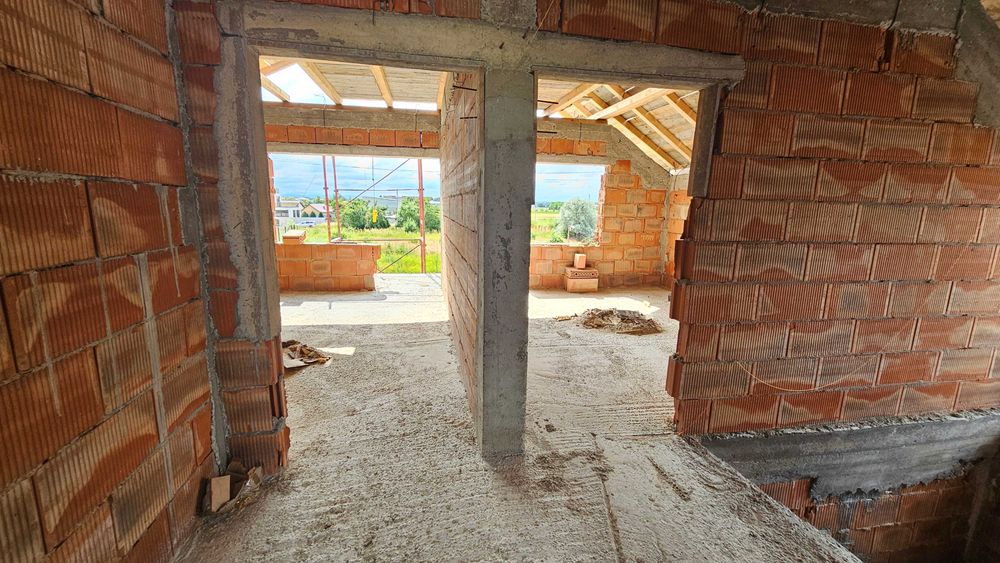 casa noua,pompa caldura,panouri solare.Cazasu Braila