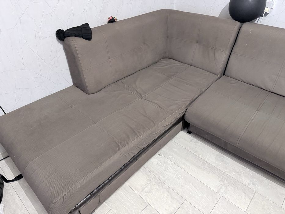 Разтегателен диван