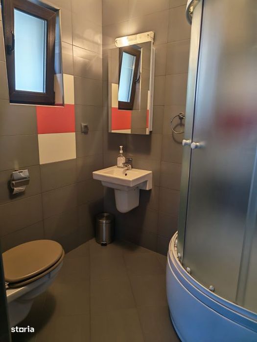 Apartament 4 camere, cartier Intre Lacuri, loc de parcare
