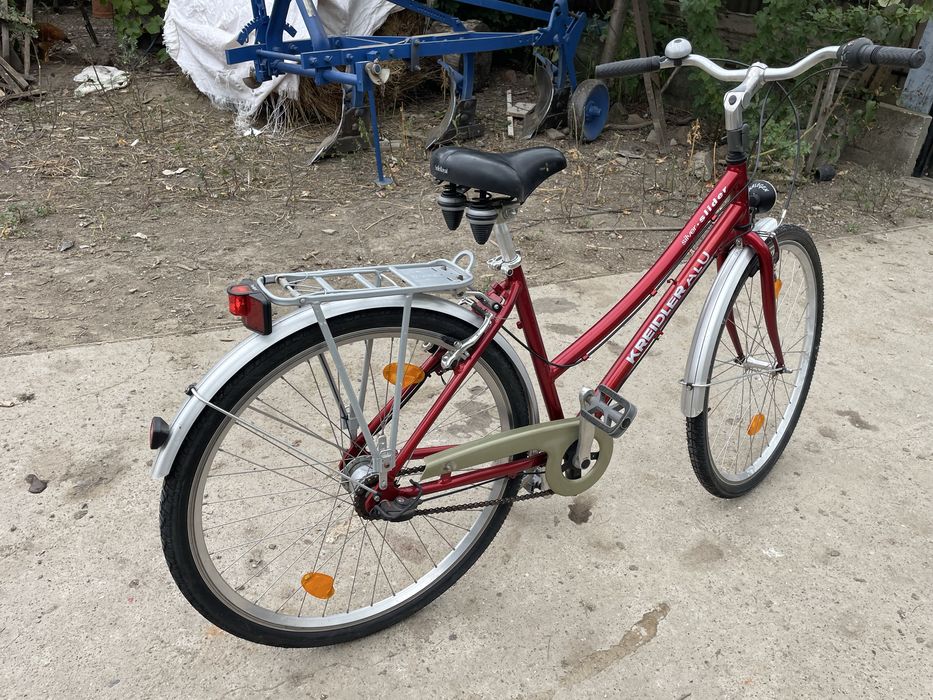 Bicicleta dama roti 28 2 modele una noua
