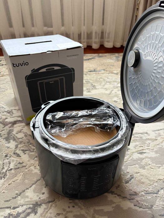 Мультиварка Tuvio TMC01B3S