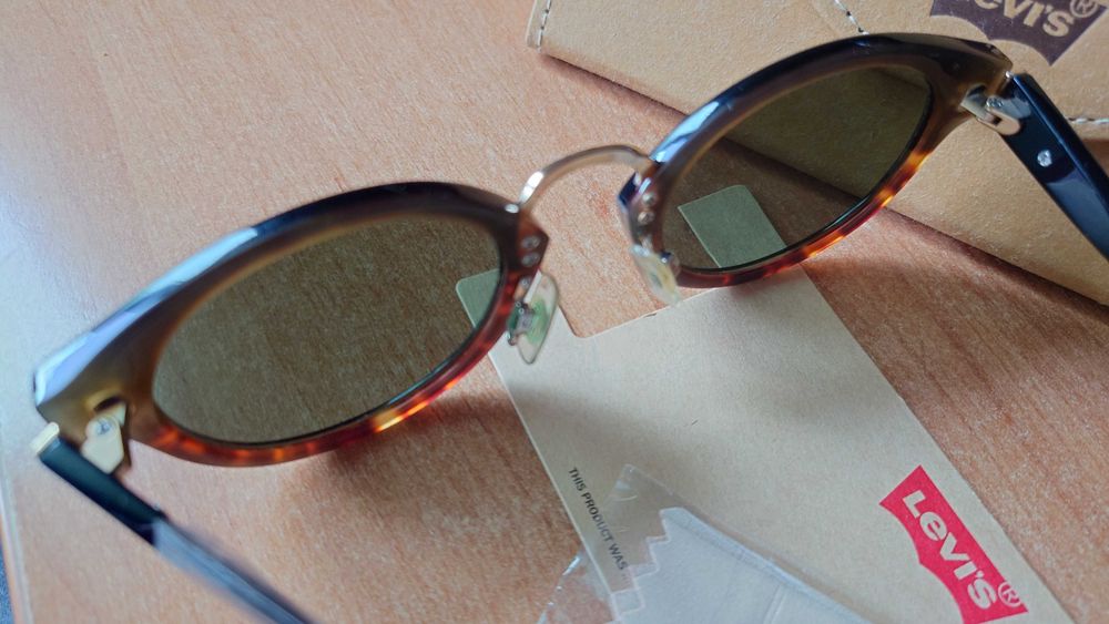 Очки Levi's Sunglasses униceкс Tortoise зелёное стекло G15