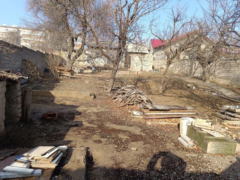 Продаю участок. Земля находится в центре, 9 микрорайон.