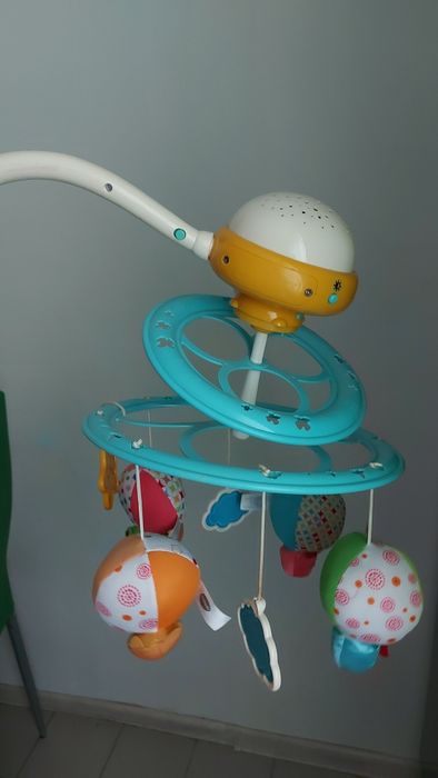 Jucărie muzicala cu lumini de prins la patut pentru bebe