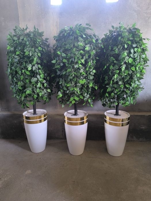 Искусственный декоративный дерево