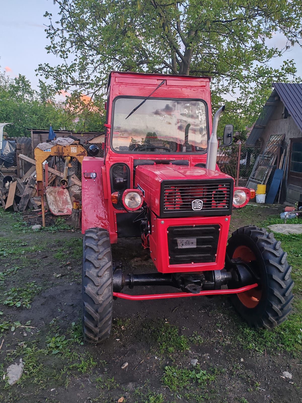 Tractor DT 445 Universal Zmeuratu • OLX.ro