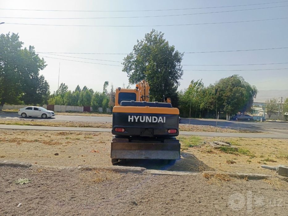 Ekskavator sotiladi Hyundai Robex