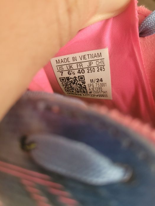 Vind Crampoane Adidas  copii