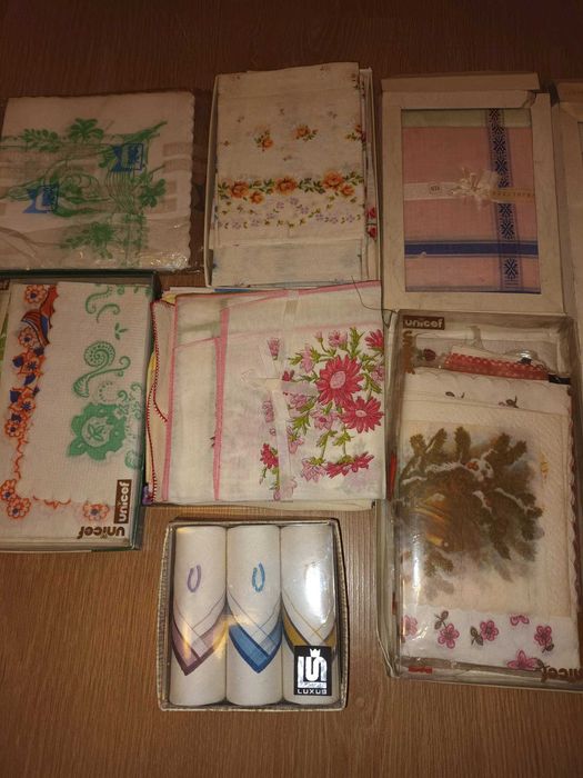 Покривки и кърпи от всякакъв вид, стари и нови, дантелени, платнени