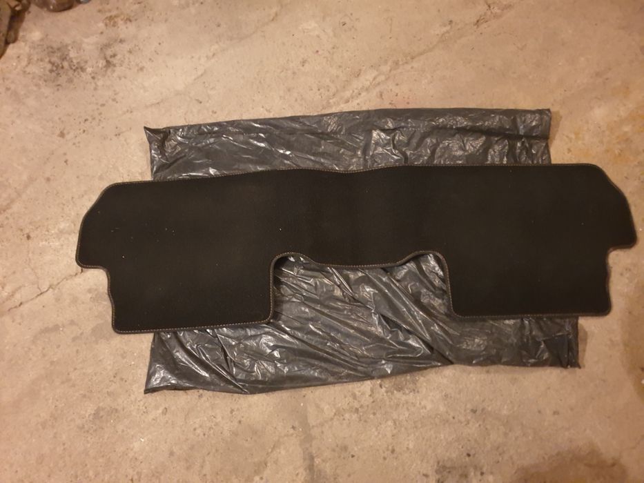 Стелка за багажник Peugeot 3008