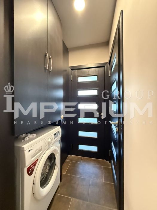 ТОП! Тристаен обзаведен апартамент под наем в района на жк. Чайка, гр