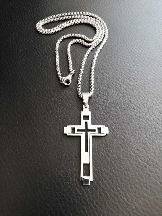 Крестик с цепочкой новый