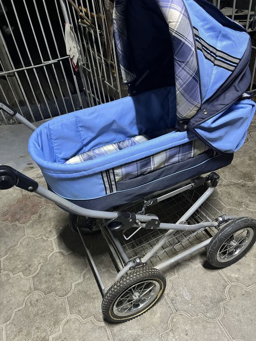 Детская коляска синяя