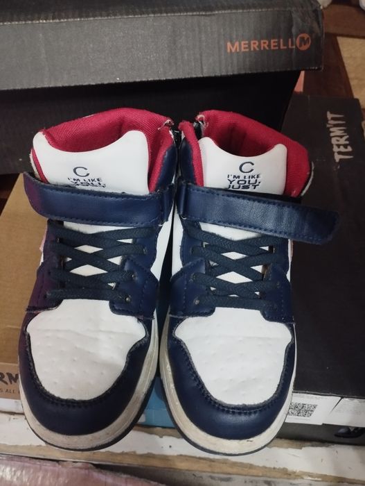 Продам кеды для мальчика