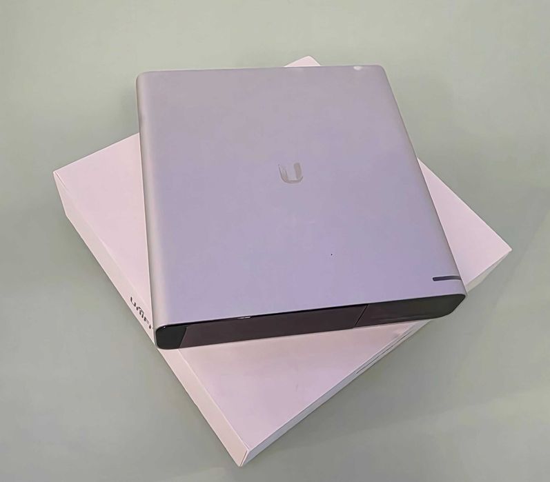 Controler hardware Cloud Key Ubiquiti UniFi UCK-G2-PLUS