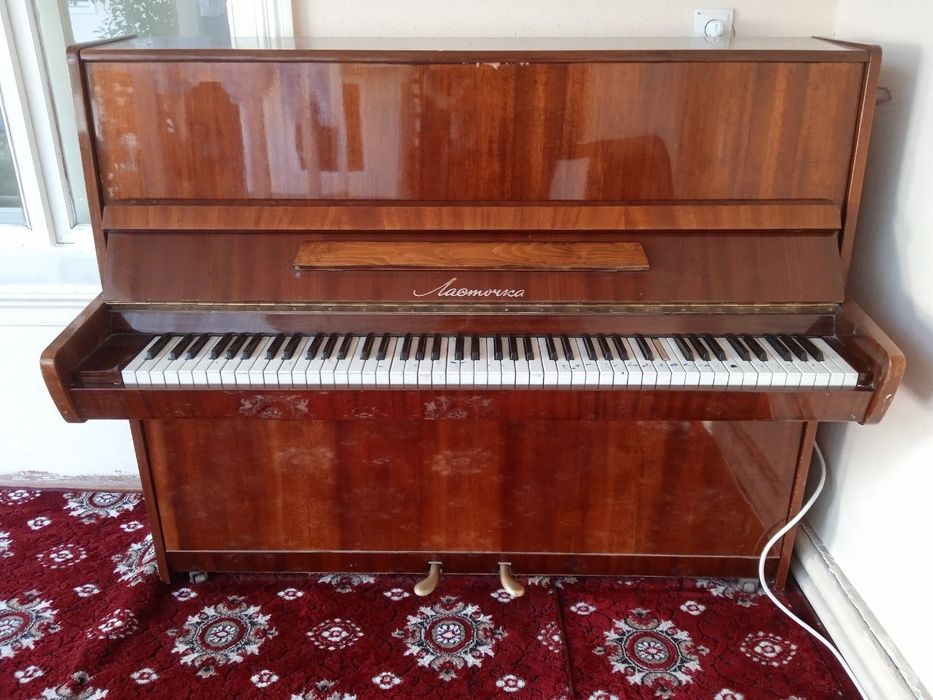 Советский пионино "Ласточко"