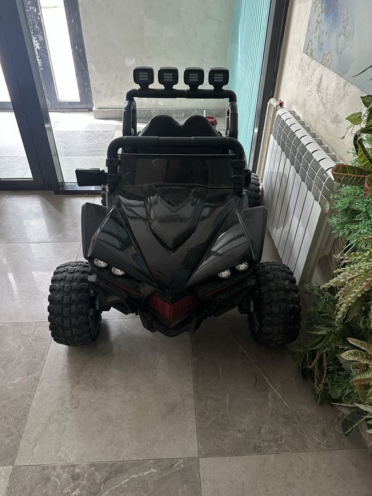 Продам детскую машину