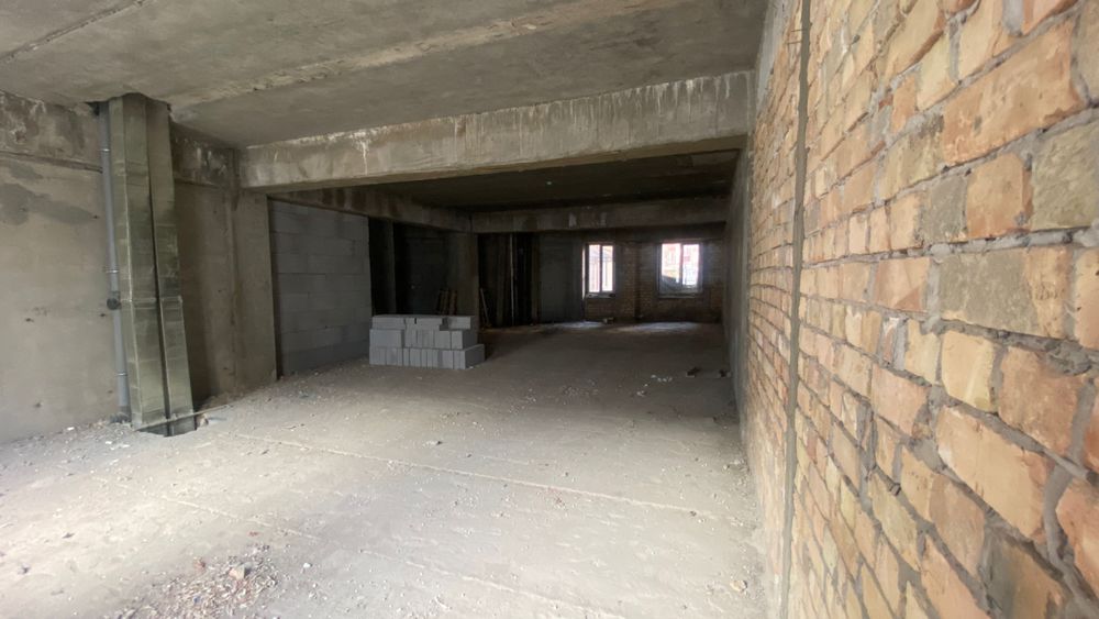 Квартира коробка+подвал AU