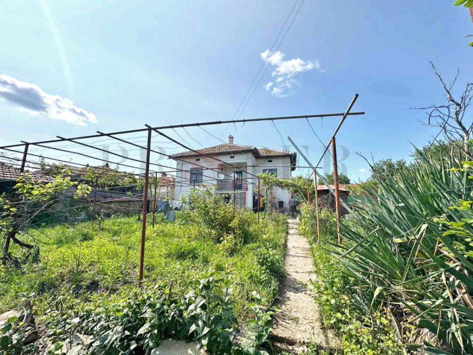 Продажба Къща гр. Павликени - с. Долна Липница 109m²