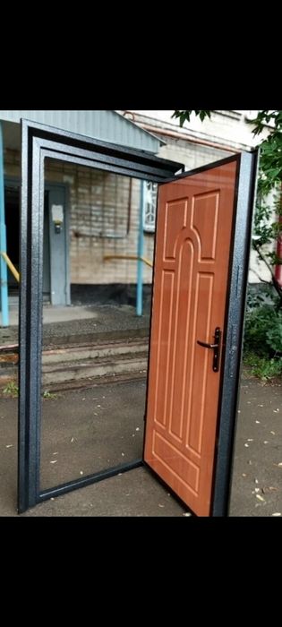 Двери металлические с усиленным полотном