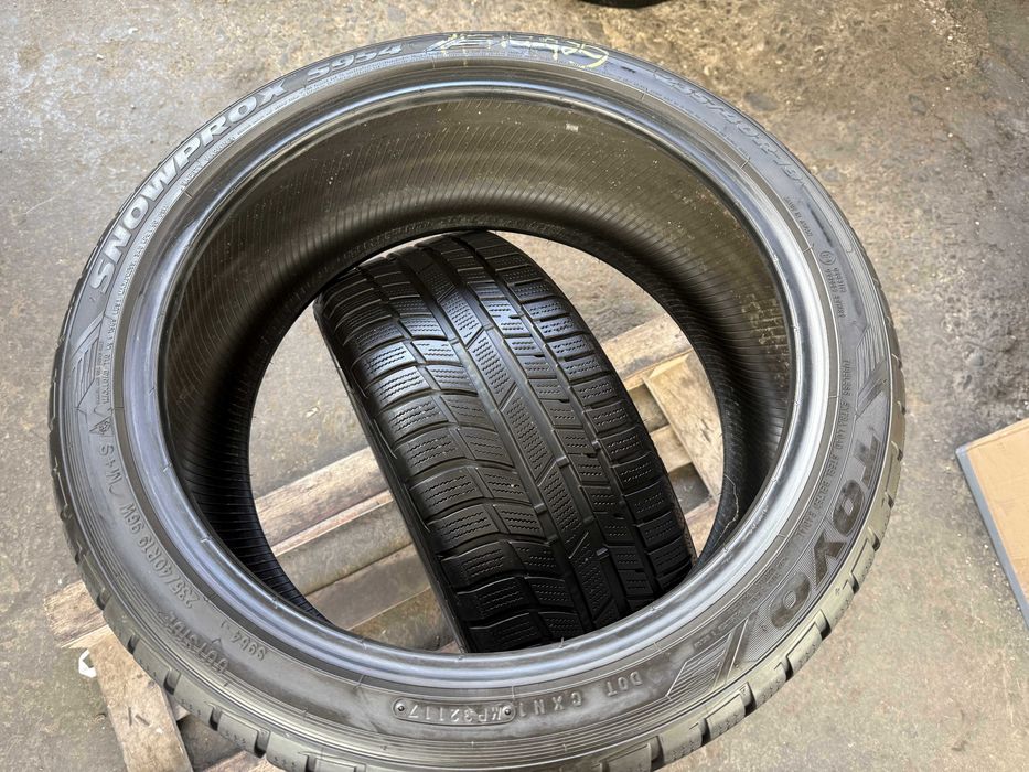 2x Anvelope Iarna 235/40 r19 M+S - Toyo Snowprox S954