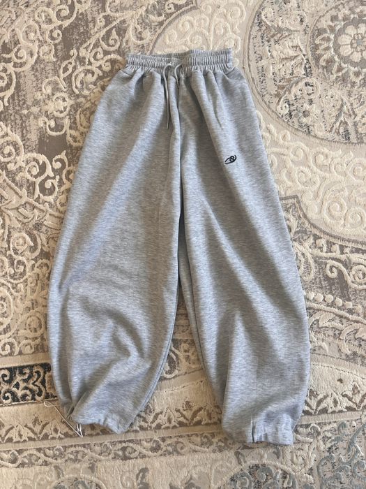 Сакура штаны серые