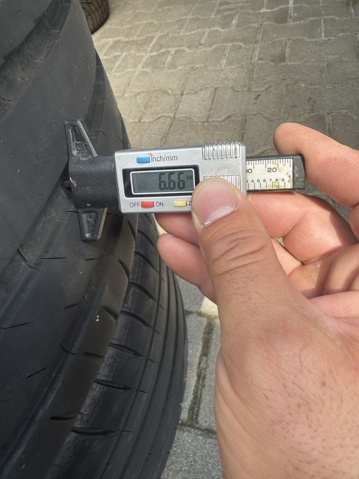 Почти нови летни гуми Michelin Спортпакет 265/35/21 със 295/30/21 DOT2024г