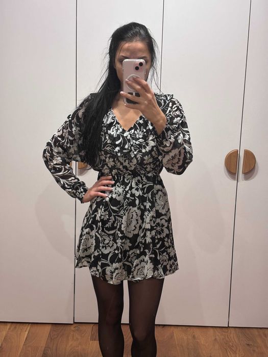 Нова рокля Зара , размер S