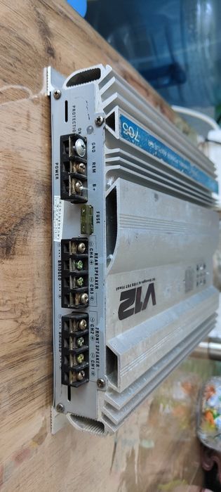 Усилитель для авто 4х100 ватт