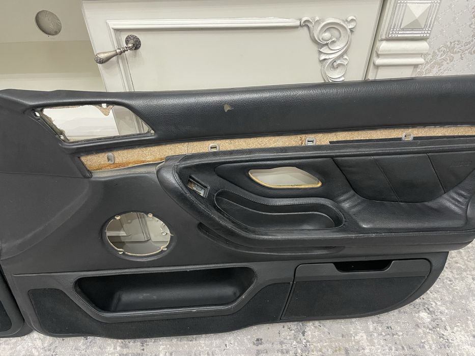 Продам дверные карты для БМВ Е38 рестайлинг.