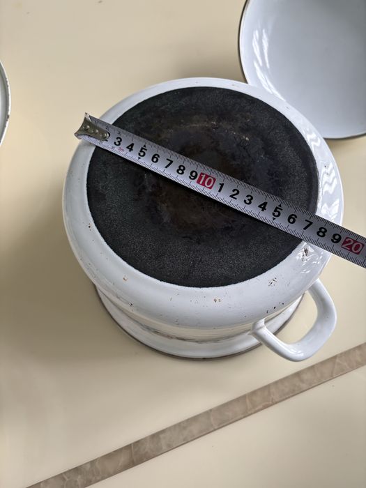 Кастрюли эмалированные б/у