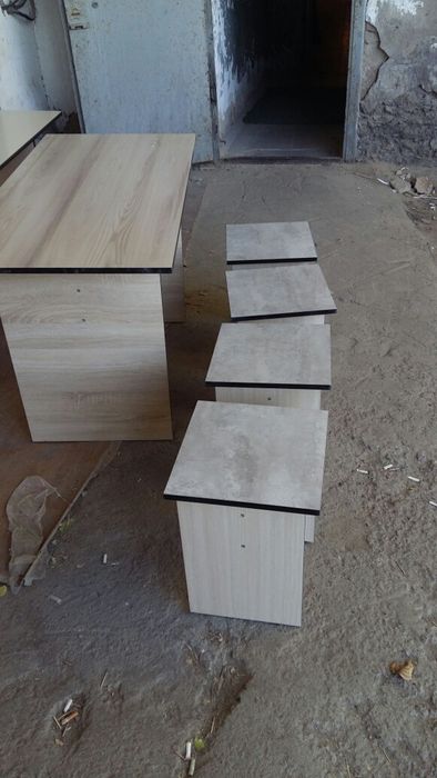 Продам новые столы