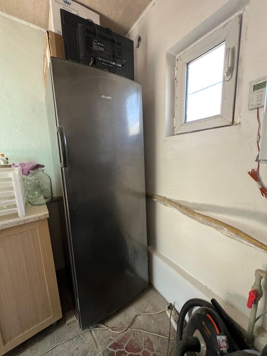 Продам морозильник