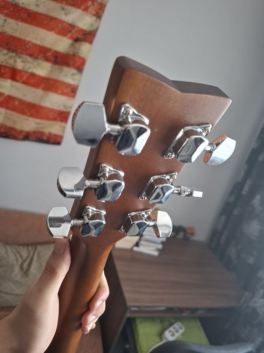 Продам новую не б/у гитару