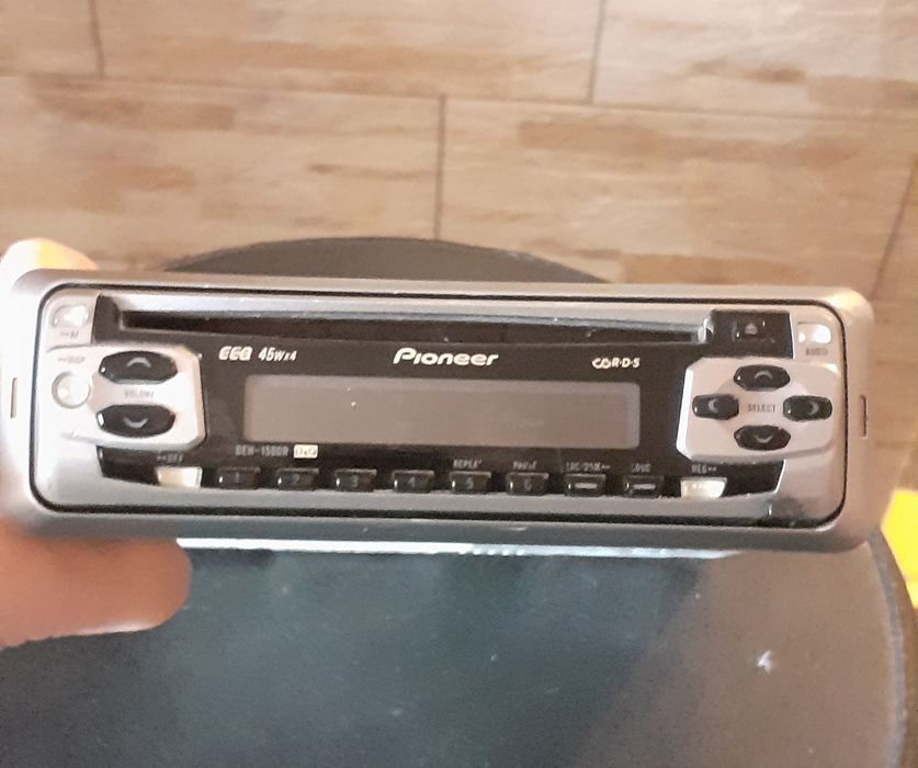 De vînzare lot casetofoane mașină.