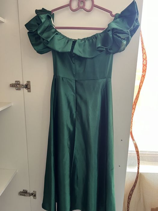 vand rochie pe umeri marimea s