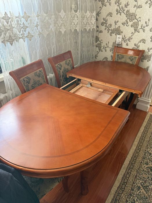 Продам стол в копмлекте 6 стульев