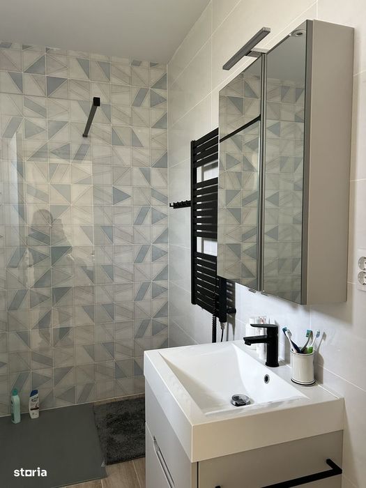 Casă complet renovată