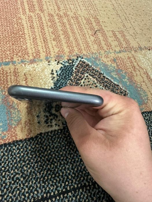 Продам iphone 11 128
