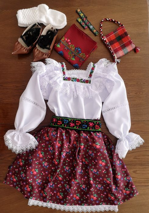 Costum popular pentru femei de Maramures complet, bordo