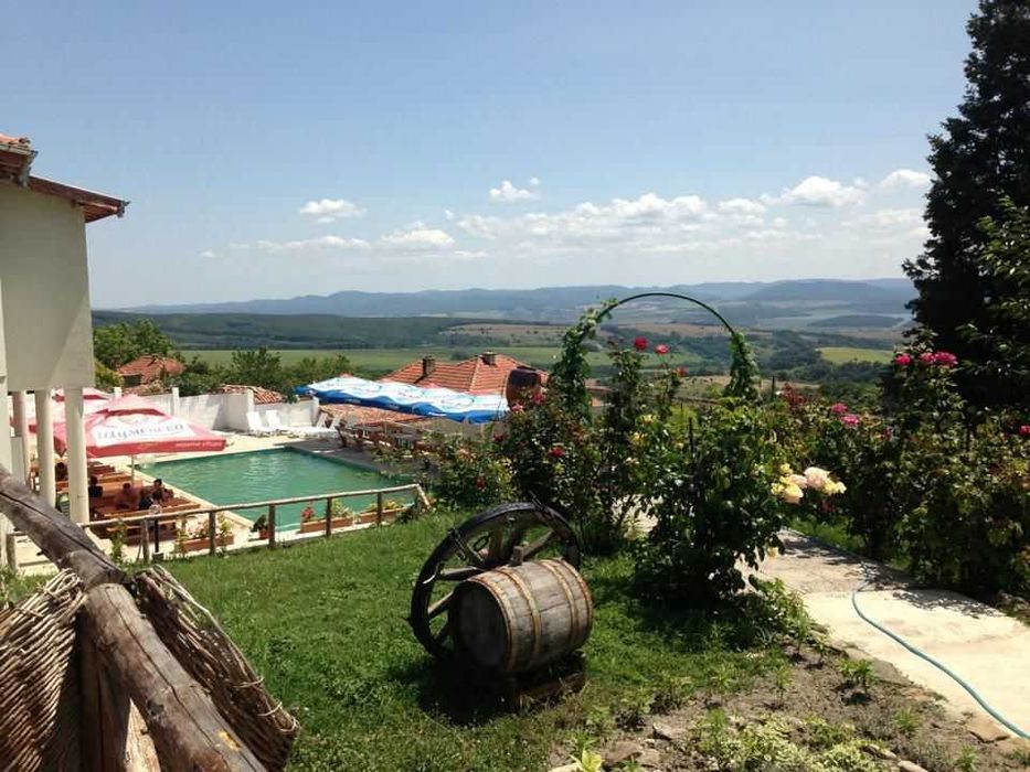 Продава се Хотел в Провадия - 2200 кв.м за 91 €/кв.м - Снимка #2