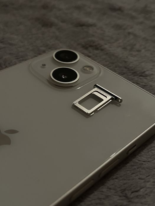 Айфон 13 на 128 гб.