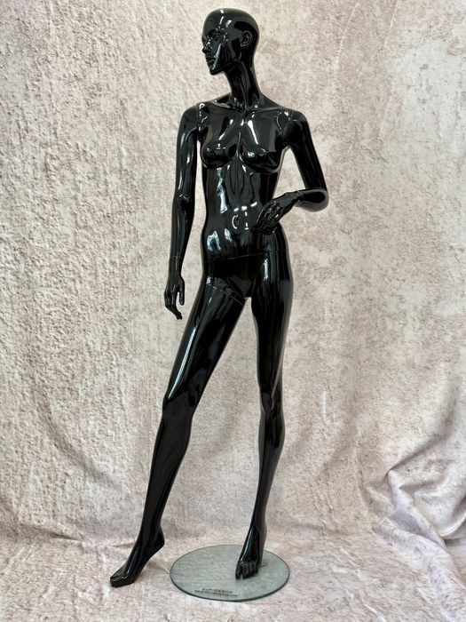 Дамски  манекени