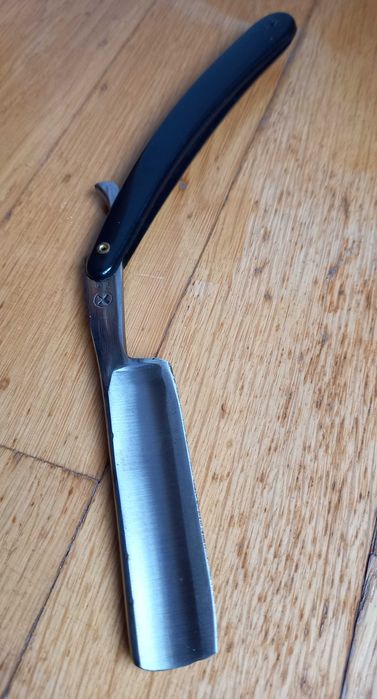 Brici de barbierit din otel