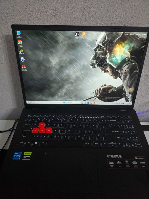 Acer NITRO LITE 16 (Shale Black edition)