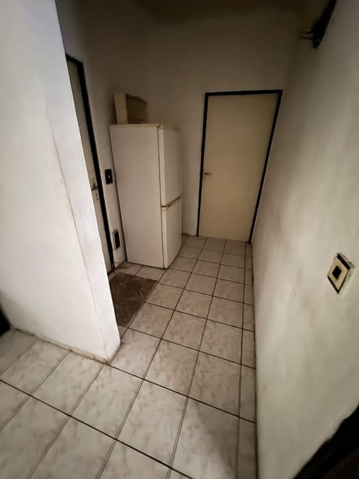 Продава се Тристаен апартамент в Ямбол, Златен рог - 86 кв.м за 4 €/кв.м - Снимка #7