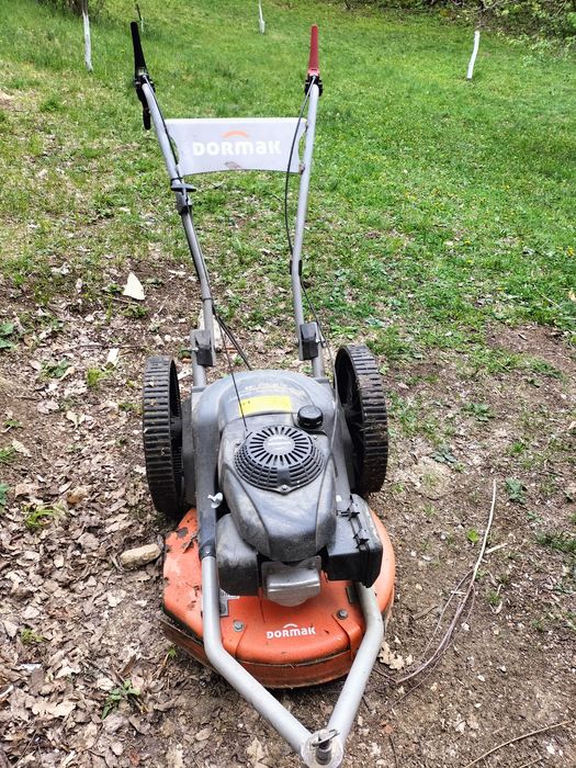 Vând o motocoasa marca Dormax