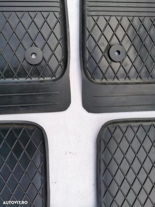 Covorase cauciuc tip tavita  Astra K 2015-2022 cu clipsuri de prindere