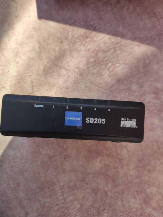 Продам 5-ти портовый свич