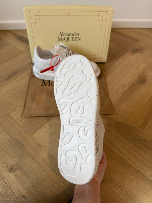 Adidasi Alexander M c Q u e e n Graffiti Edition